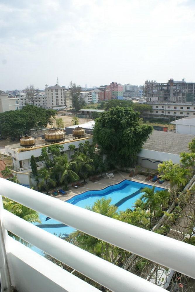 Royal Twins Palace Hotel Pattaya Zewnętrze zdjęcie