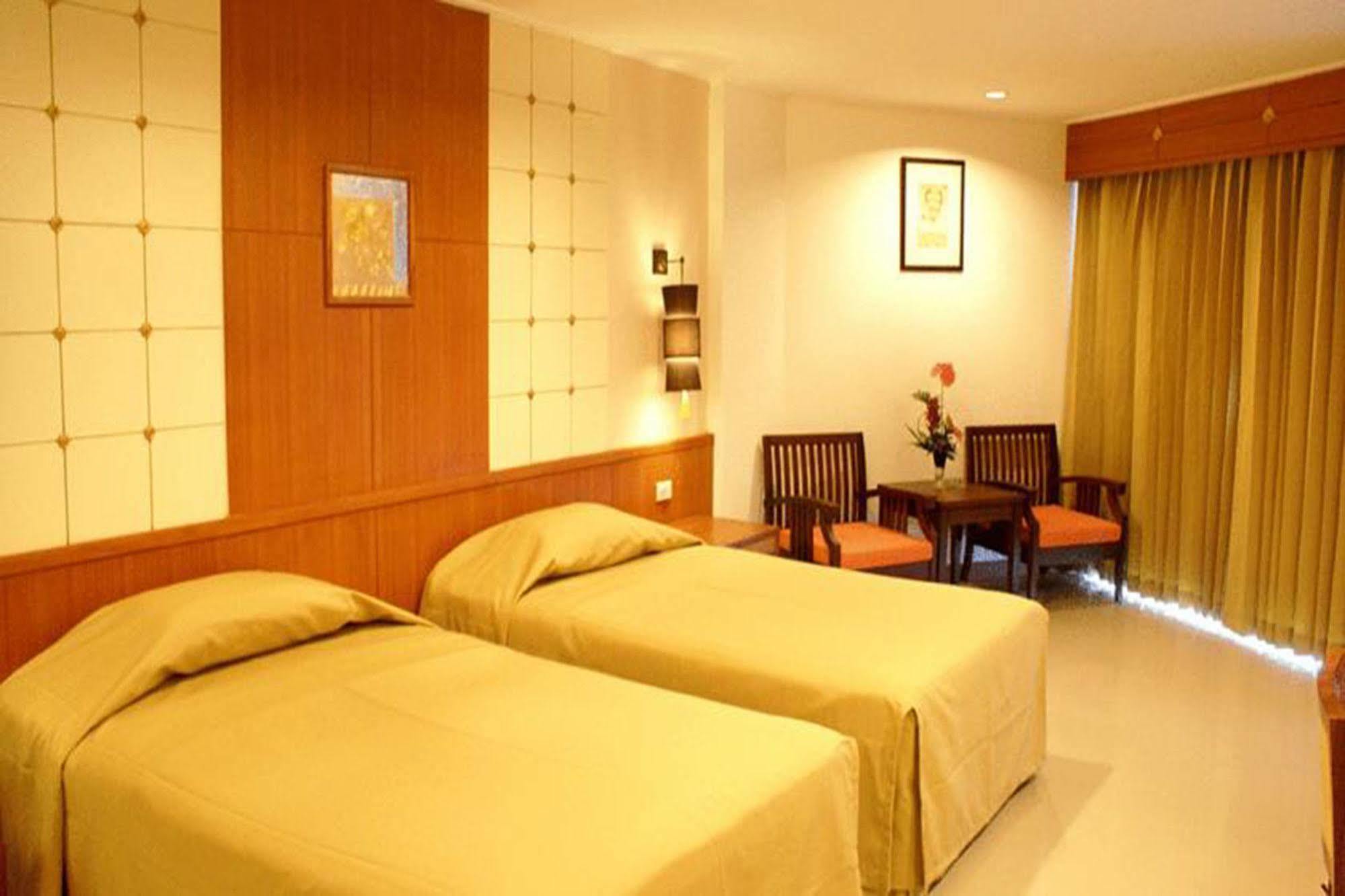 Royal Twins Palace Hotel Pattaya Zewnętrze zdjęcie