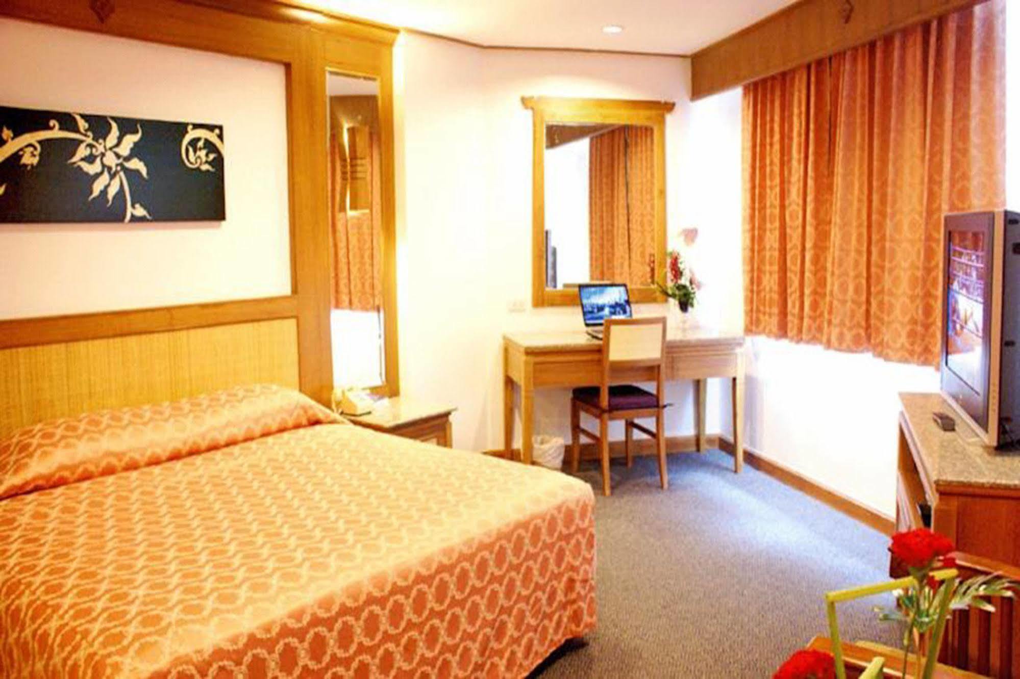 Royal Twins Palace Hotel Pattaya Zewnętrze zdjęcie