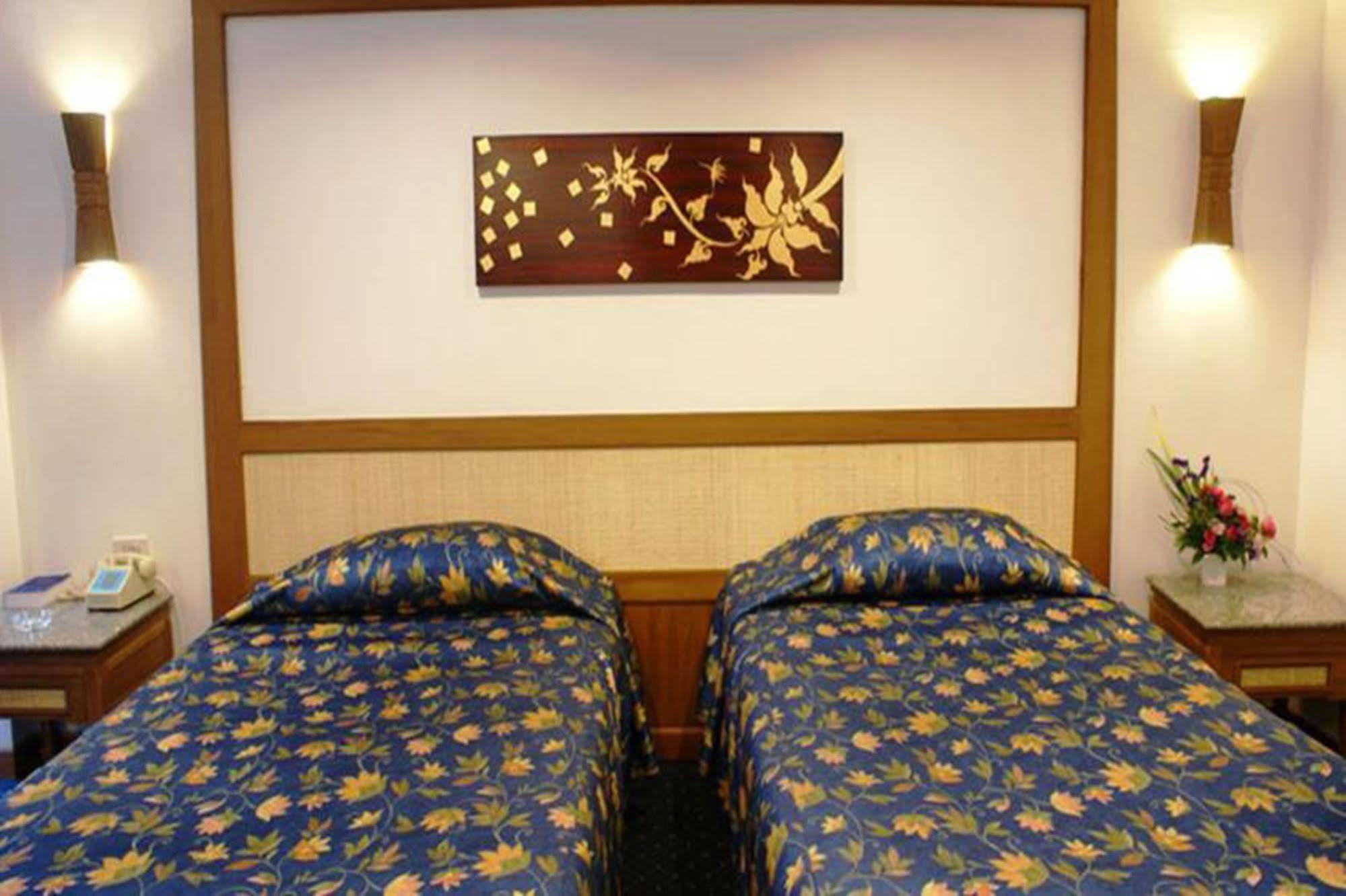 Royal Twins Palace Hotel Pattaya Zewnętrze zdjęcie