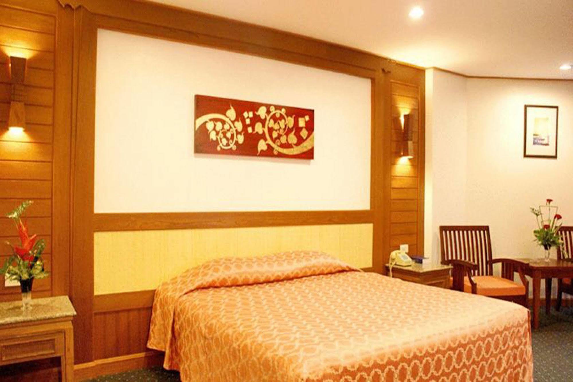 Royal Twins Palace Hotel Pattaya Zewnętrze zdjęcie